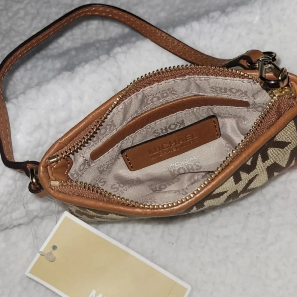 Michael Kors Jet Set Jacquard Signature Wristlet NEW